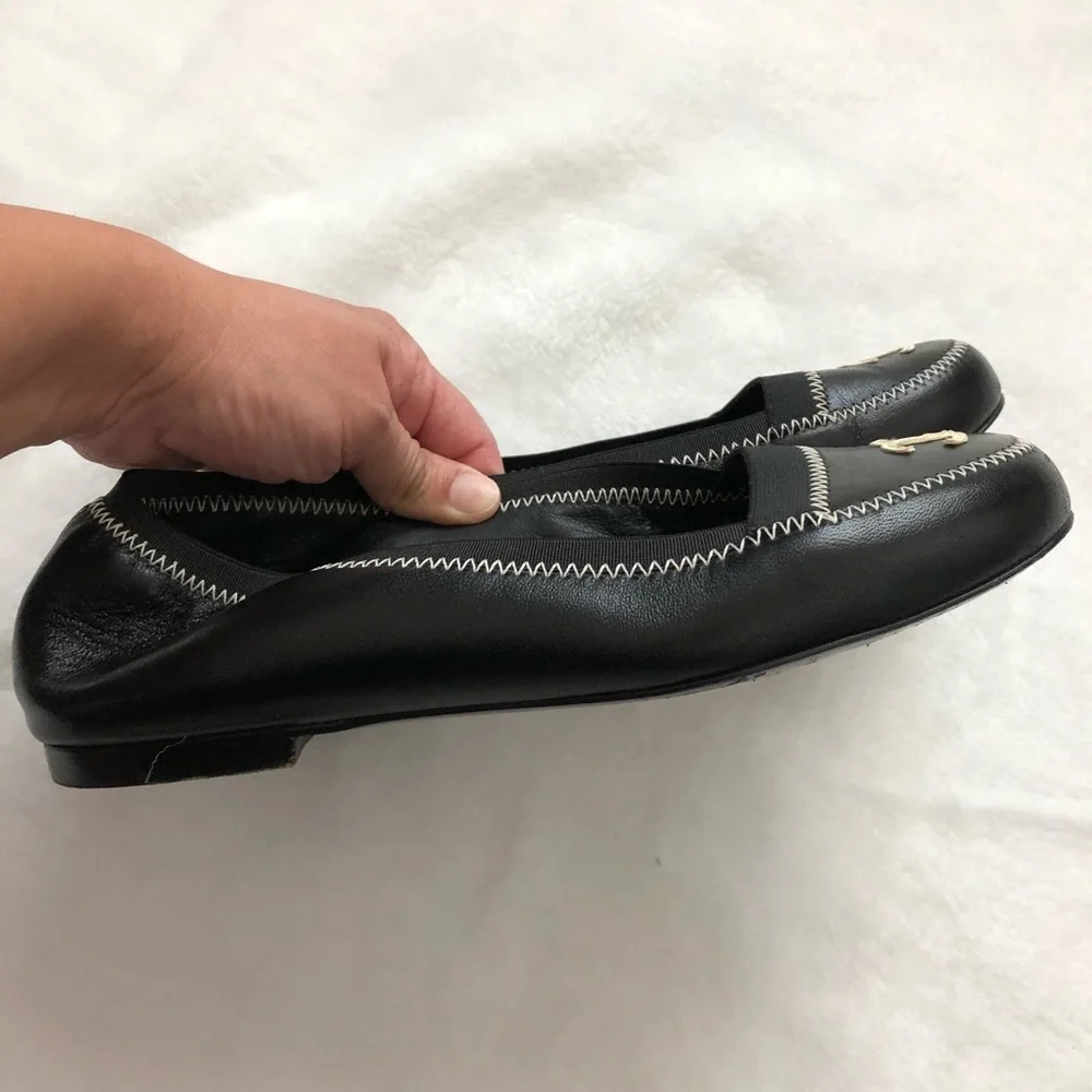 CHANEL leather moccasin